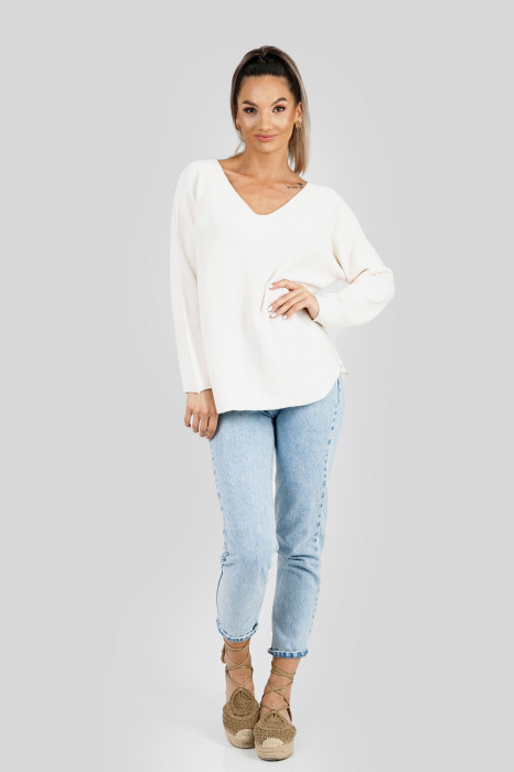 Pulover casual alb cu maneci liliac [4]