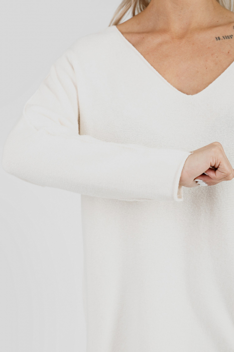 Pulover casual alb cu maneci liliac [2]