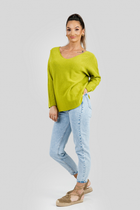 Pulover casual verde fistic cu maneci liliac [4]