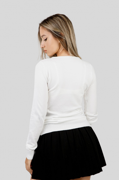Pulover clasic alb cu decolteu barcuta [3]