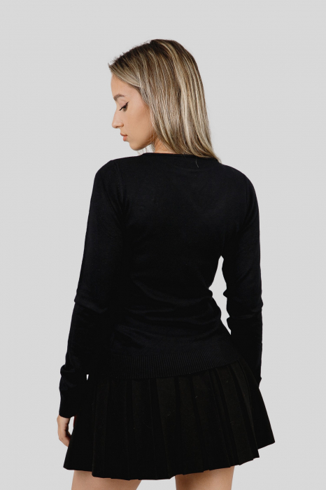 Pulover clasic negru cu decolteu barcuta [3]