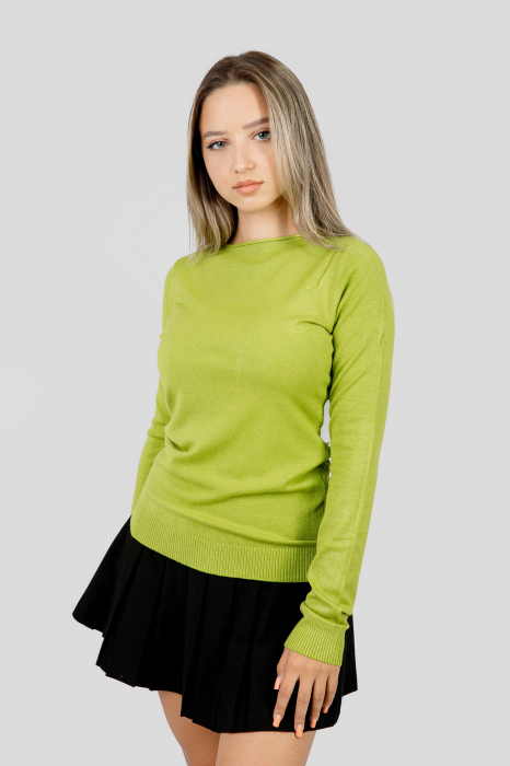 Pulover clasic verde lime cu decolteu barcuta