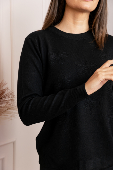 Pulover dama negru cu casmir si flori in relief Elia [2]