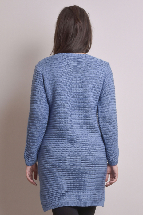 Pulover lung albastru deschis cu model impletit [4]