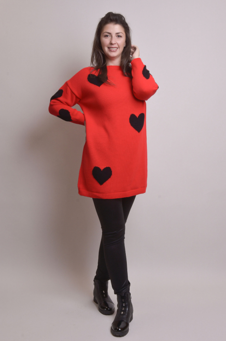 Pulover lung rosu cu inimioare negre [5]