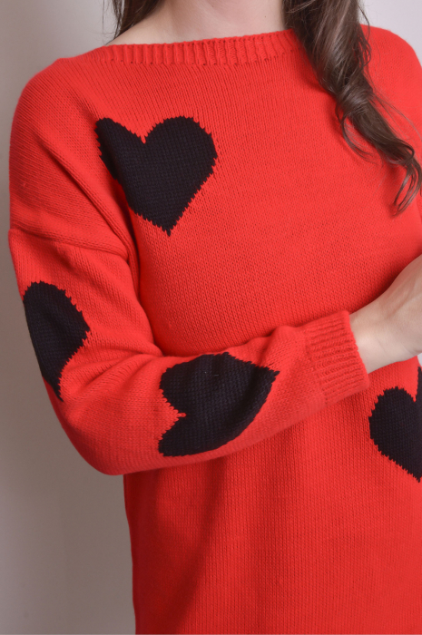 Pulover lung rosu cu inimioare negre [2]