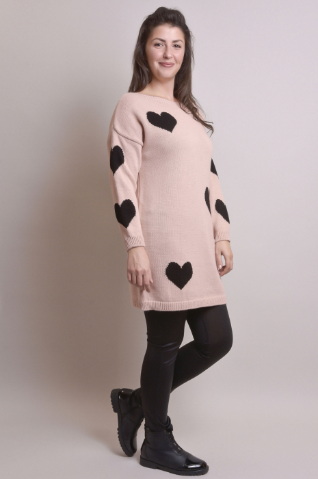 Pulover lung roz pudrat cu inimioare negre [8]