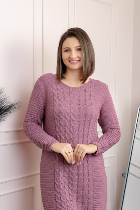 Pulover lung roz pudrat cu model impletit [2]