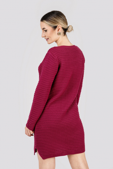 Pulover lung visiniu cu model impletit [3]