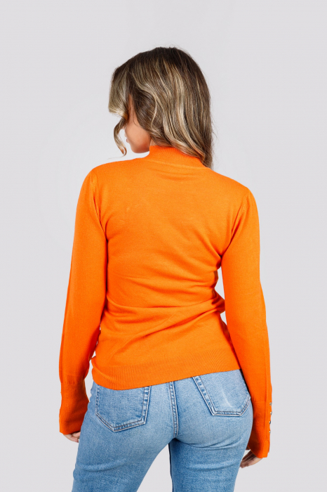 Pulover orange cu nasturi decorativi [3]