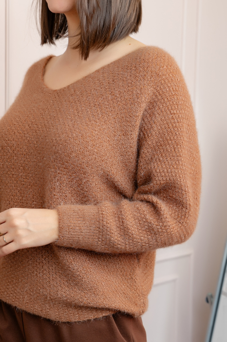 Pulover pufos camel cu maneci largi [2]