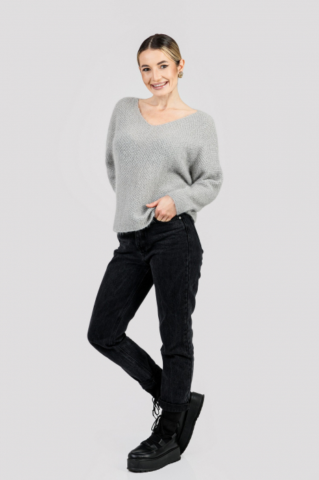 Pulover pufos gri cu maneci largi [4]