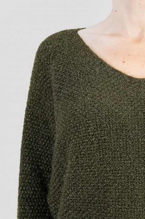 Pulover pufos kaki cu maneci largi [2]