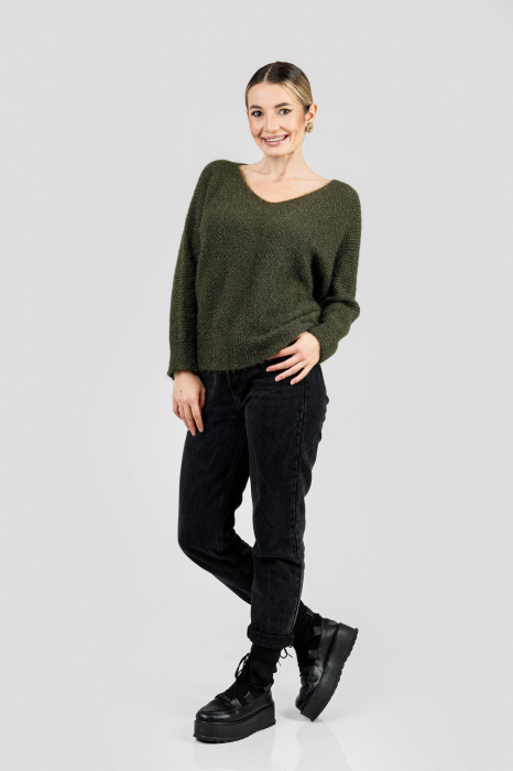 Pulover pufos kaki cu maneci largi [4]