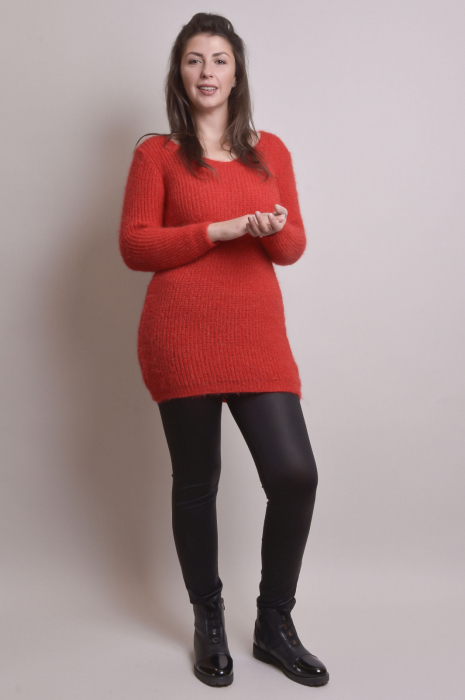 Pulover pufos rosu tip rochie [5]