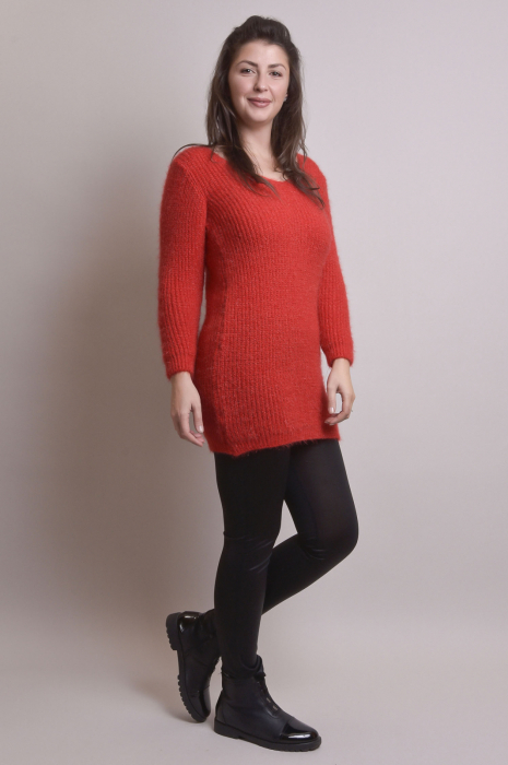 Pulover pufos rosu tip rochie [6]