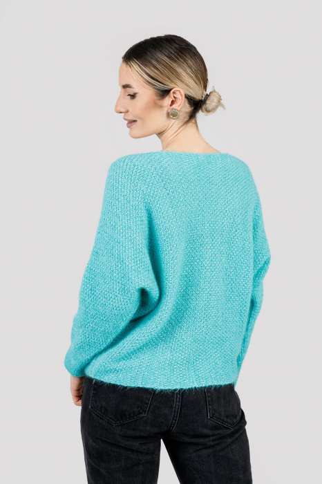 Pulover pufos turcoaz deschis cu maneci largi [3]