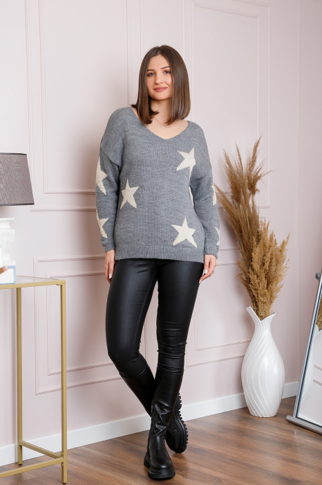 Pulover Stella gri cu stelute si decolteu in V [4]
