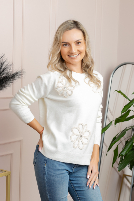 Pulover tricotat cu aplicatii florale Sally - Ivoire