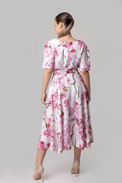 Rochie alba cu imprimeuri florale roz si centura in talie [4]