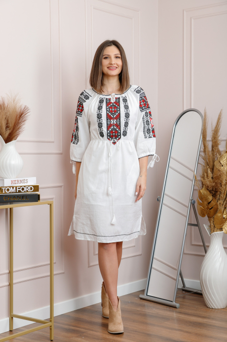 Rochie alba cu motiv geometric rosu Dorina [4]