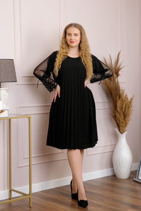 Rochie Amelie plisata neagra cu insertie de dantela