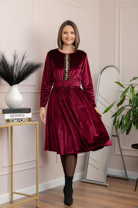 Rochie din catifea Layla cu centura in talie si detaliu boho-floral - Visiniu [4]