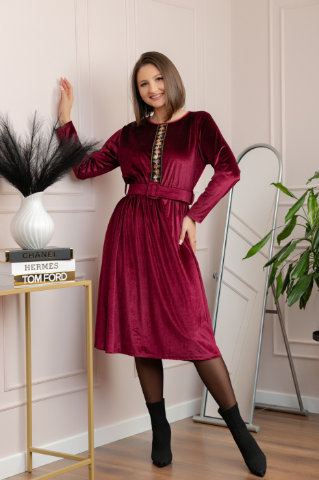 Rochie din catifea Layla cu centura in talie si detaliu boho-floral - Visiniu [1]
