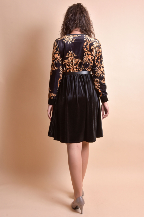 Rochie din catifea neagra cu imprimeu auriu si curea in talie [5]
