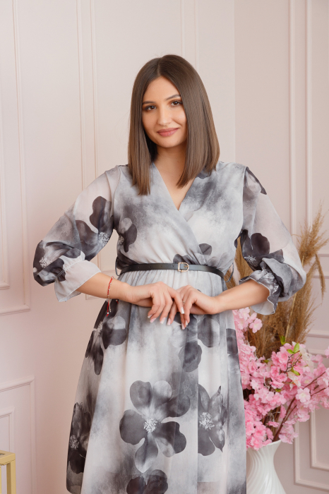 Rochie eleganta Melody gri din voal cu imprimeu floral negru si bust petrecut [2]