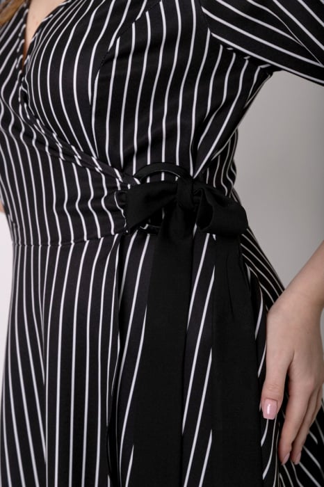 Rochie eleganta neagra cu dungi si aspect petrecut [2]