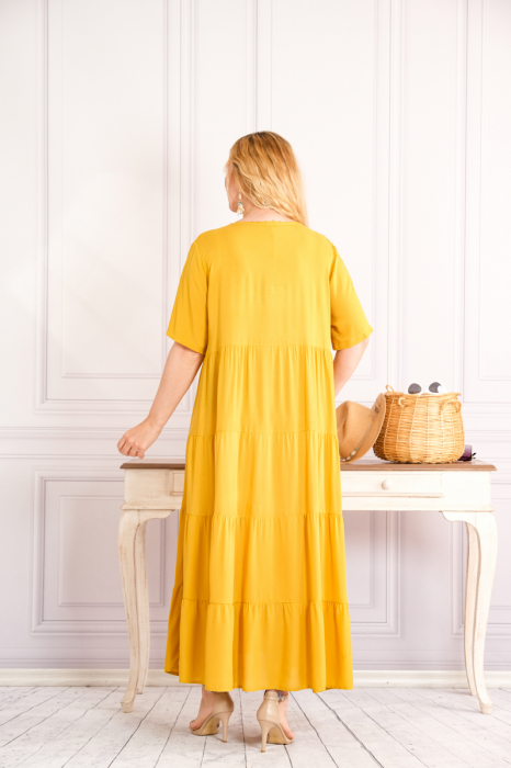 Rochie galbena boho chic cu aplicatie florala pe bust [3]