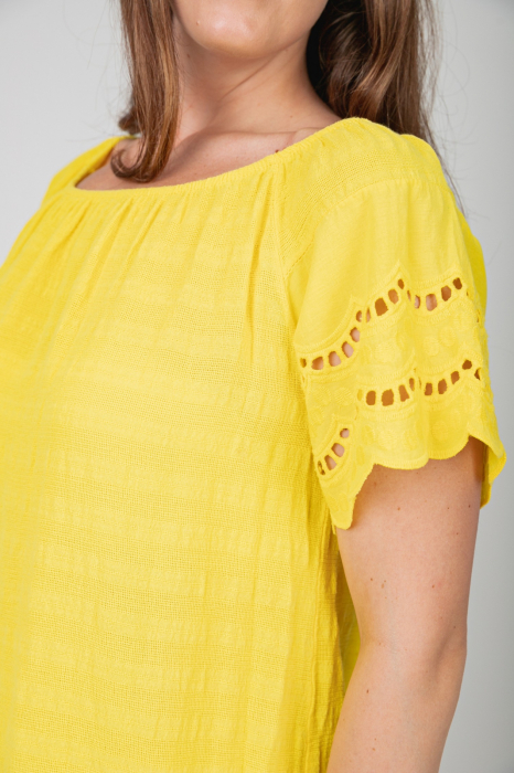 Rochie galbena cu detaliu perforat [3]