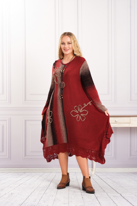 Rochie grena boho chic tricotata cu baza asimetrica si model floral [4]