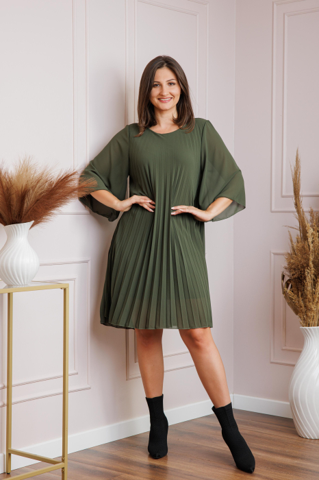 Rochie kaki din voal plisat cu maneci 3 4 Tina