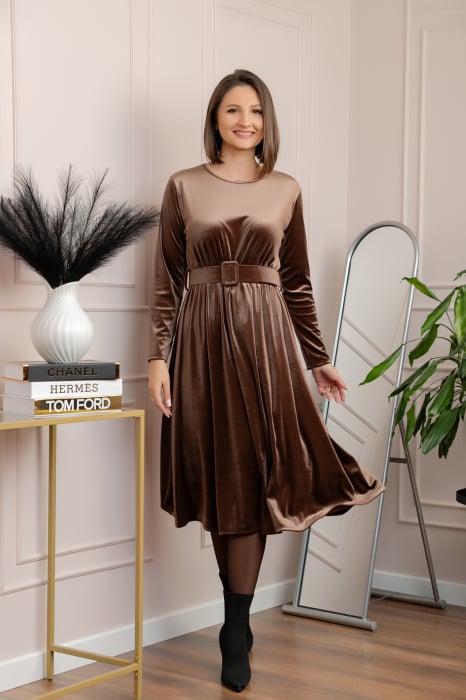 Rochie maro din catifea cu centura in talie [4]