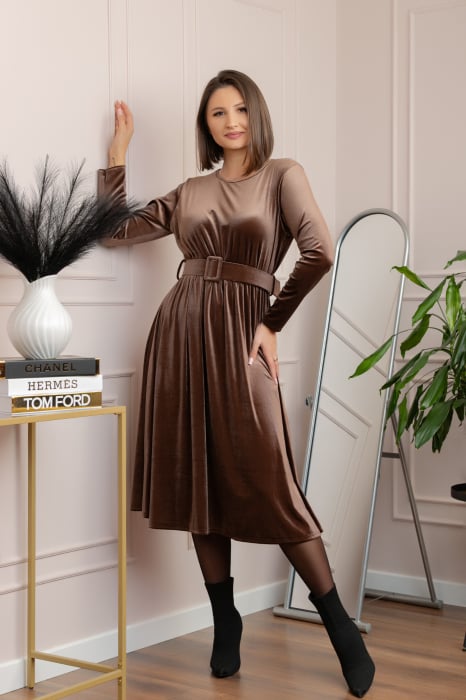 Rochie maro din catifea cu centura in talie [1]