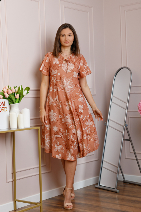 Rochie midi caramizie cu imprimeu floral ivoire si snur la decolteu Shelby [4]