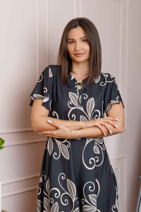 Rochie midi neagra cu imprimeu floral invoire si snur la decolteu Shelby [2]