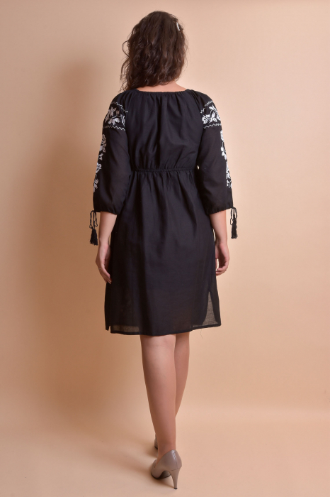 Rochie midi neagra cu motiv floral alb Ana [6]