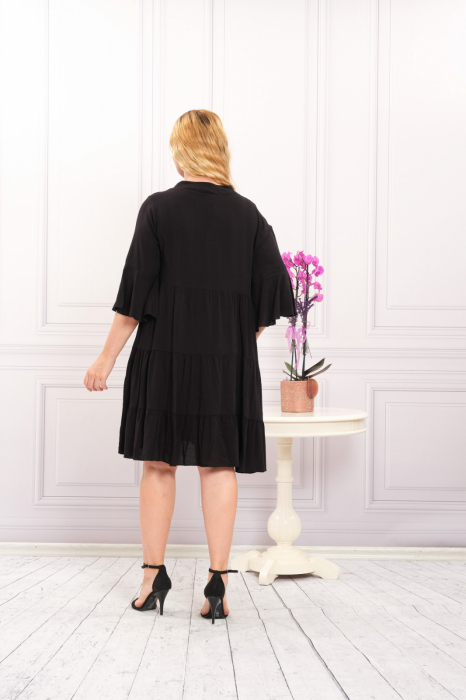 Rochie neagra boho chic cu aplicatie florala cusuta [3]