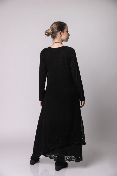Rochie neagra boho chic cu baza asimetrica [4]