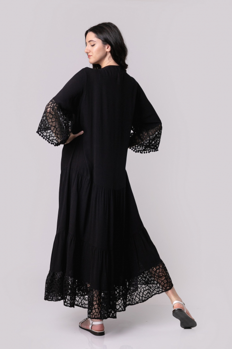 Rochie neagra lunga boho chic cu volane si dantela [4]