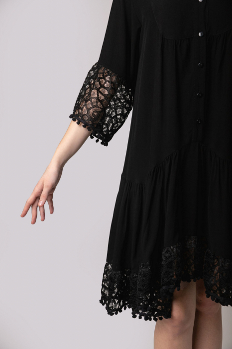Rochie neagra boho chic cu volane si nasturi [2]