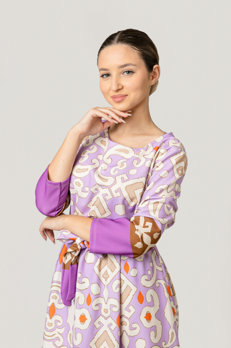 Rochie office lila cu imprimeuri geometrice crem si cordon in talie [2]