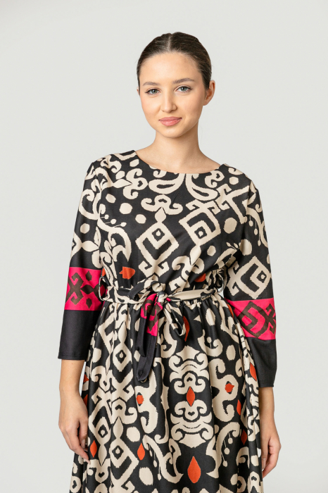 Rochie office neagra cu imprimeuri geometrice crem si cordon in talie [3]