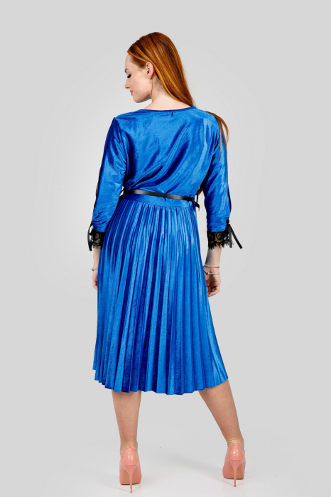 Rochie plisata albastra din catifea cu dantela si curea in talie [3]