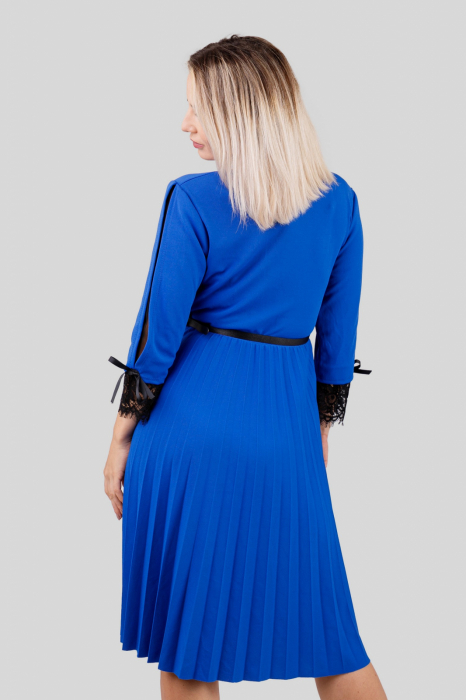 Rochie plisata albastru regal cu dantela si curea in talie [4]