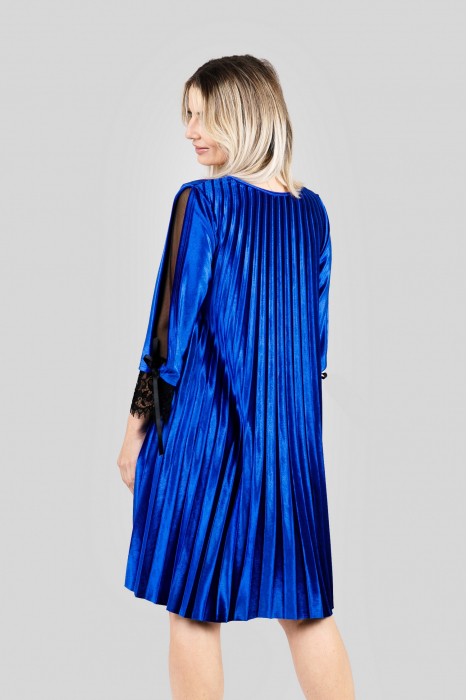 Rochie plisata albastru regal din catifea cu insertie de dantela [3]