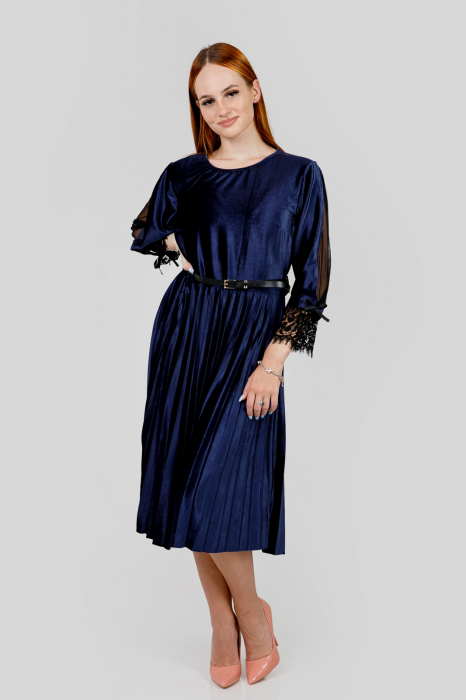 Rochie plisata bleumarin din catifea cu dantela si curea in talie [4]